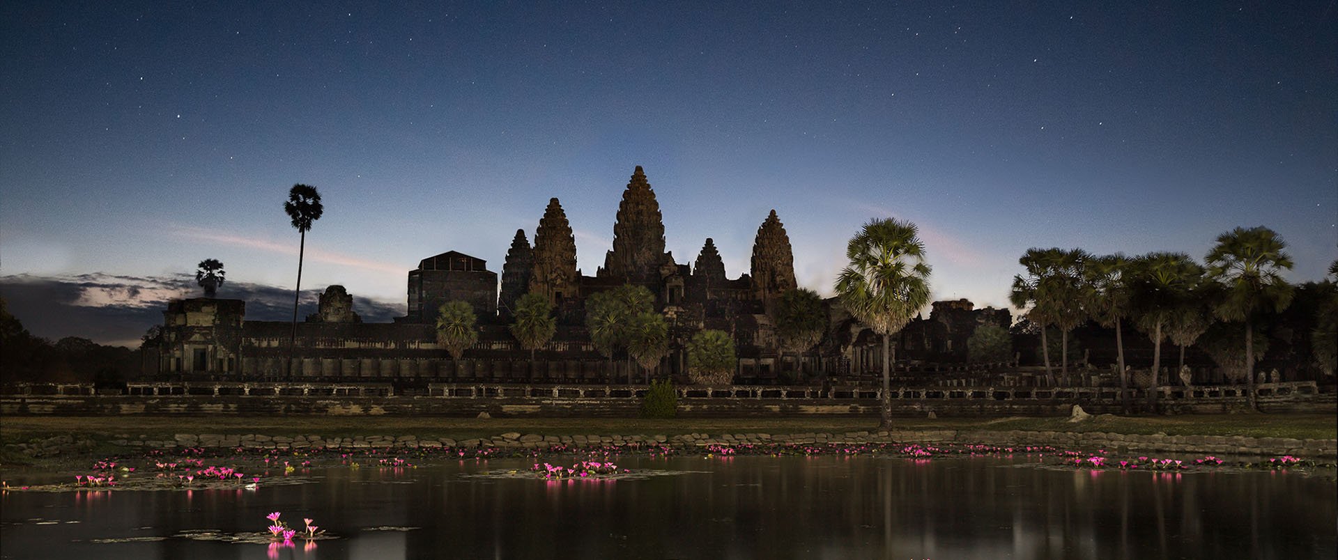 Angkor-Wat-Sina-Falker-night-stars