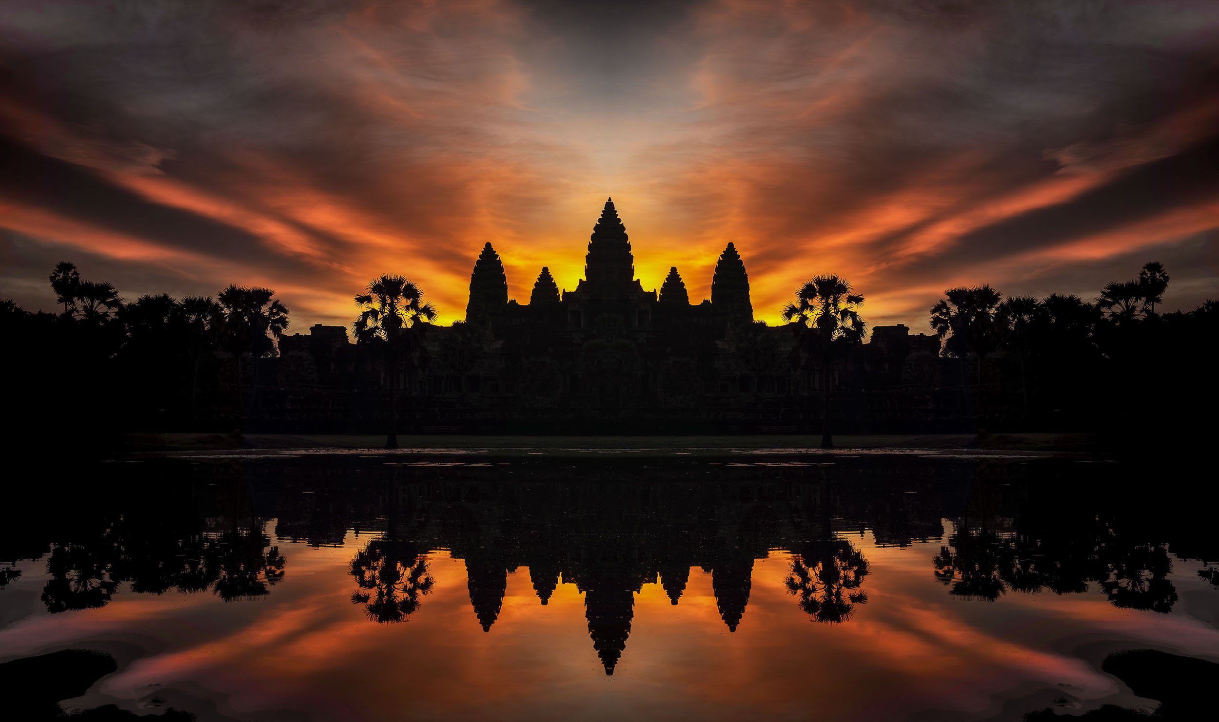 Angkor-wat-temple-sunrays-sunrise-Cambodia